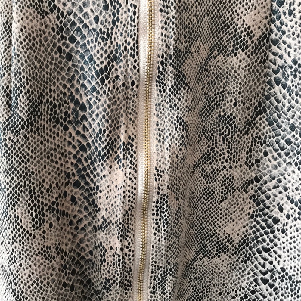 Mini dress - Picture 5 of 7